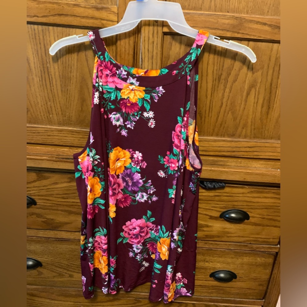 ⭐️  5/$20 Purple Floral High Neck Tank